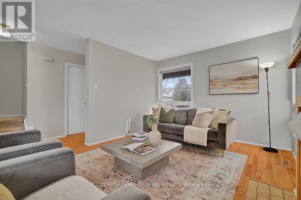 1540 Bourcier Drive, Ottawa, Ontario  K1E 3J2 - Photo 8 - X12564066