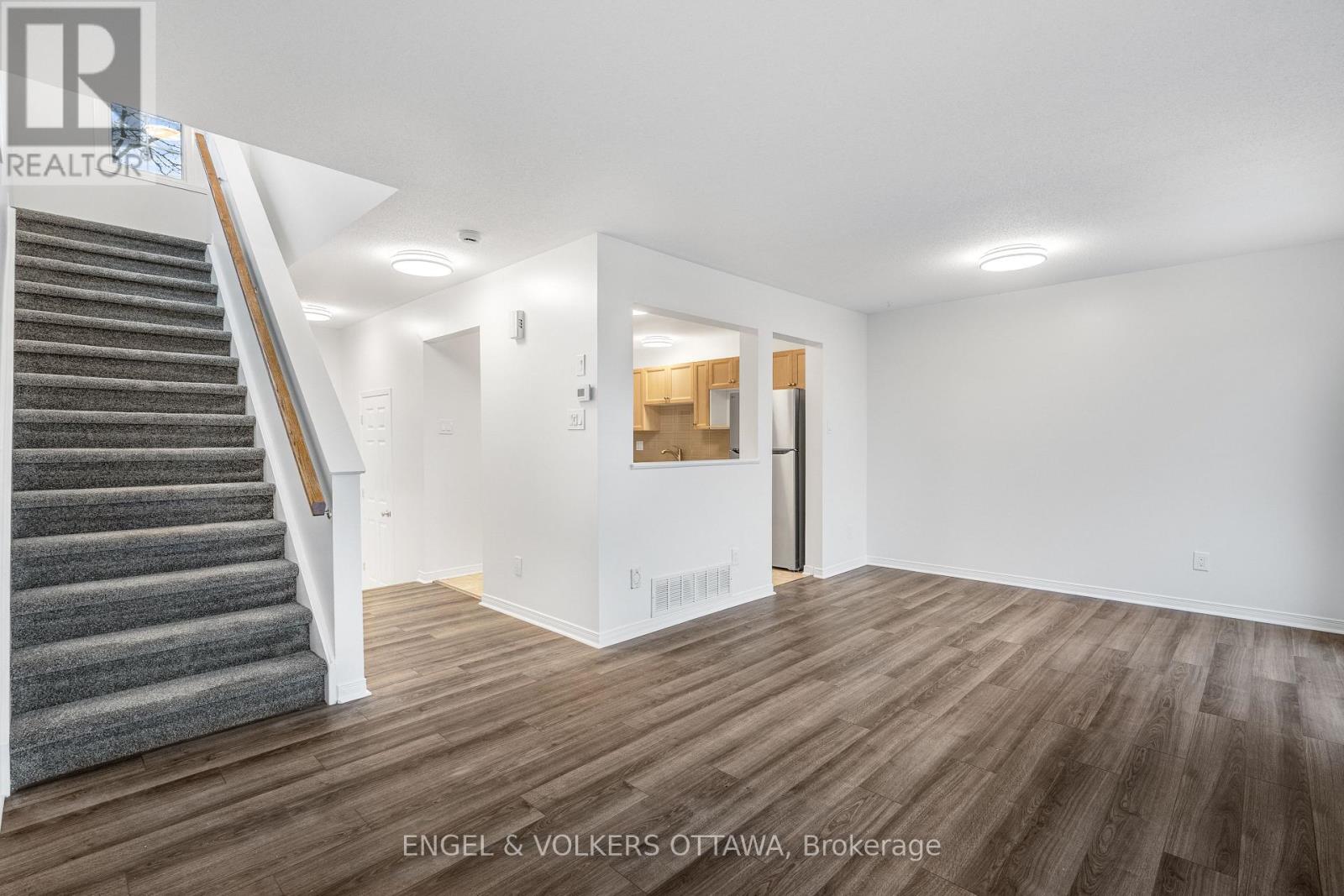 1626 Trenholm Lane, Ottawa, Ontario  K4A 4B6 - Photo 10 - X12564086