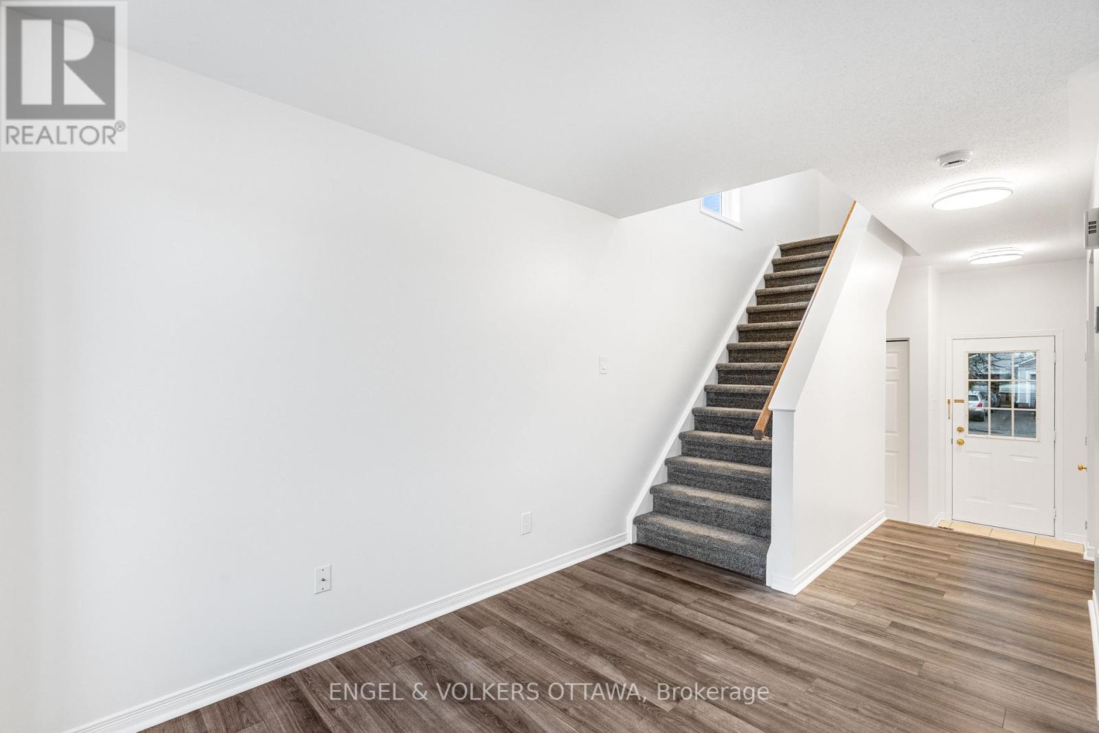 1626 Trenholm Lane, Ottawa, Ontario  K4A 4B6 - Photo 22 - X12564086