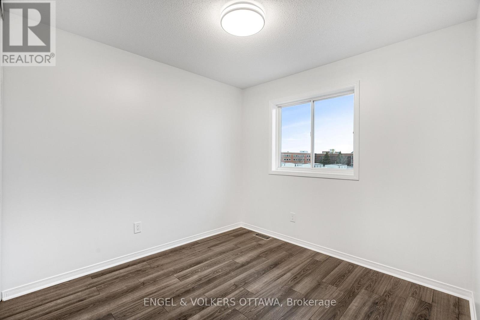 1626 Trenholm Lane, Ottawa, Ontario  K4A 4B6 - Photo 28 - X12564086