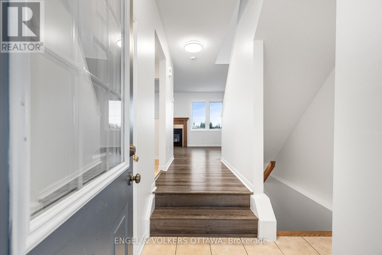 1626 Trenholm Lane, Ottawa, Ontario  K4A 4B6 - Photo 5 - X12564086