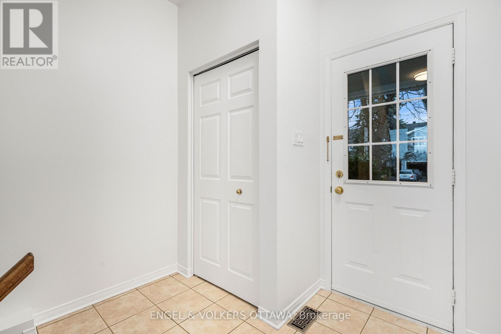 1626 Trenholm Lane, Ottawa, Ontario  K4A 4B6 - Photo 6 - X12564086