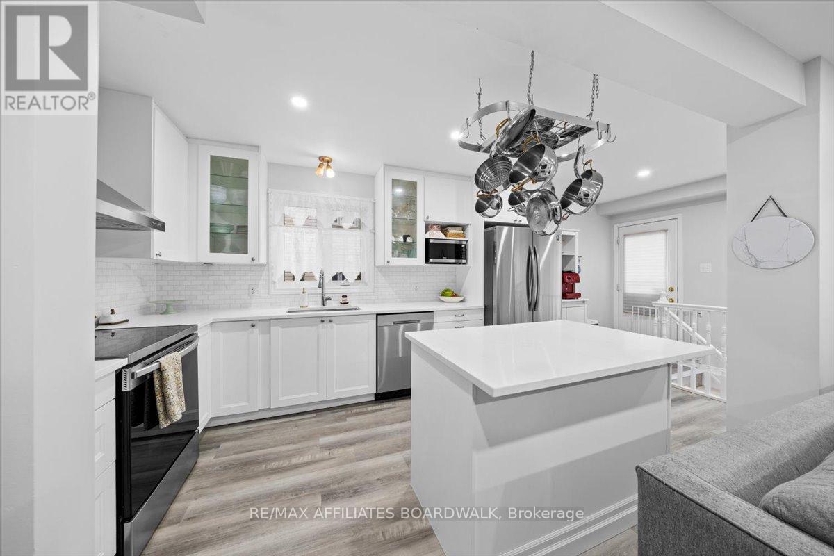 34 Woodgate Way, Ottawa, Ontario  K2J 4C9 - Photo 13 - X12564148