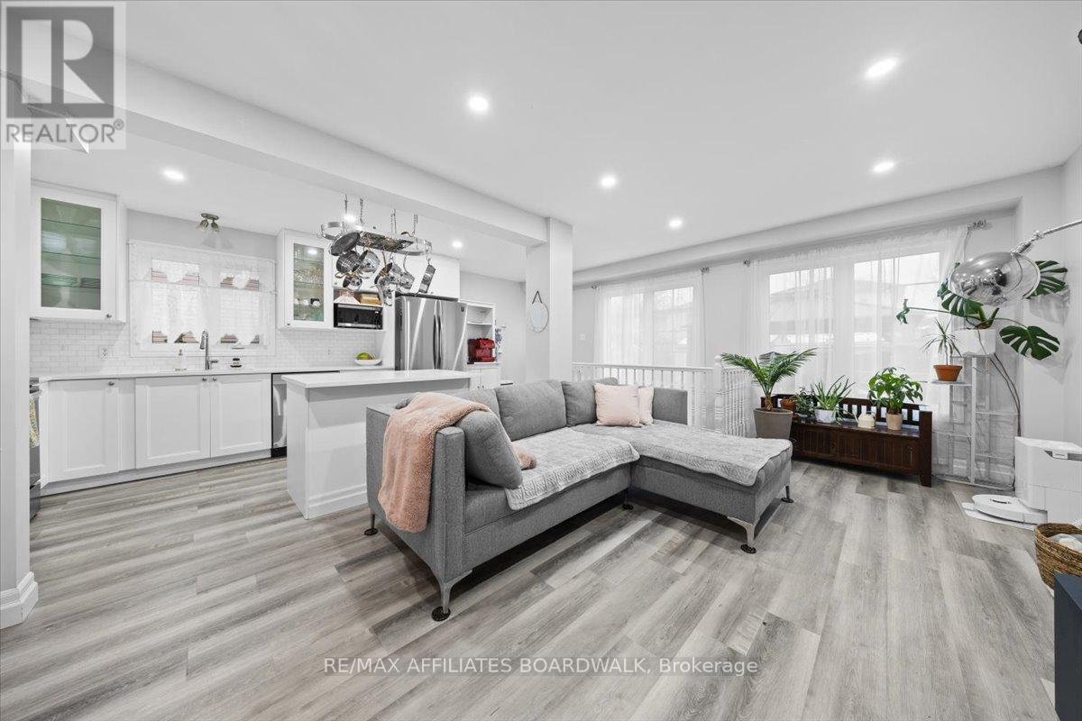 34 Woodgate Way, Ottawa, Ontario  K2J 4C9 - Photo 7 - X12564148