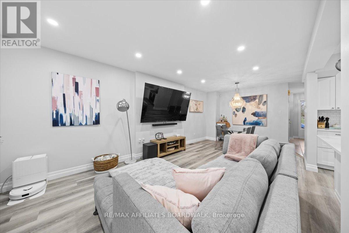 34 Woodgate Way, Ottawa, Ontario  K2J 4C9 - Photo 8 - X12564148