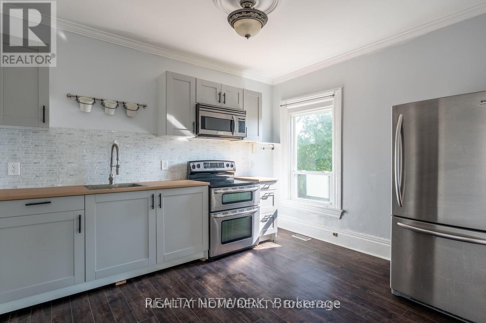 301 Grand River Avenue, Brantford, Ontario  N3T 4Y6 - Photo 10 - X12563900