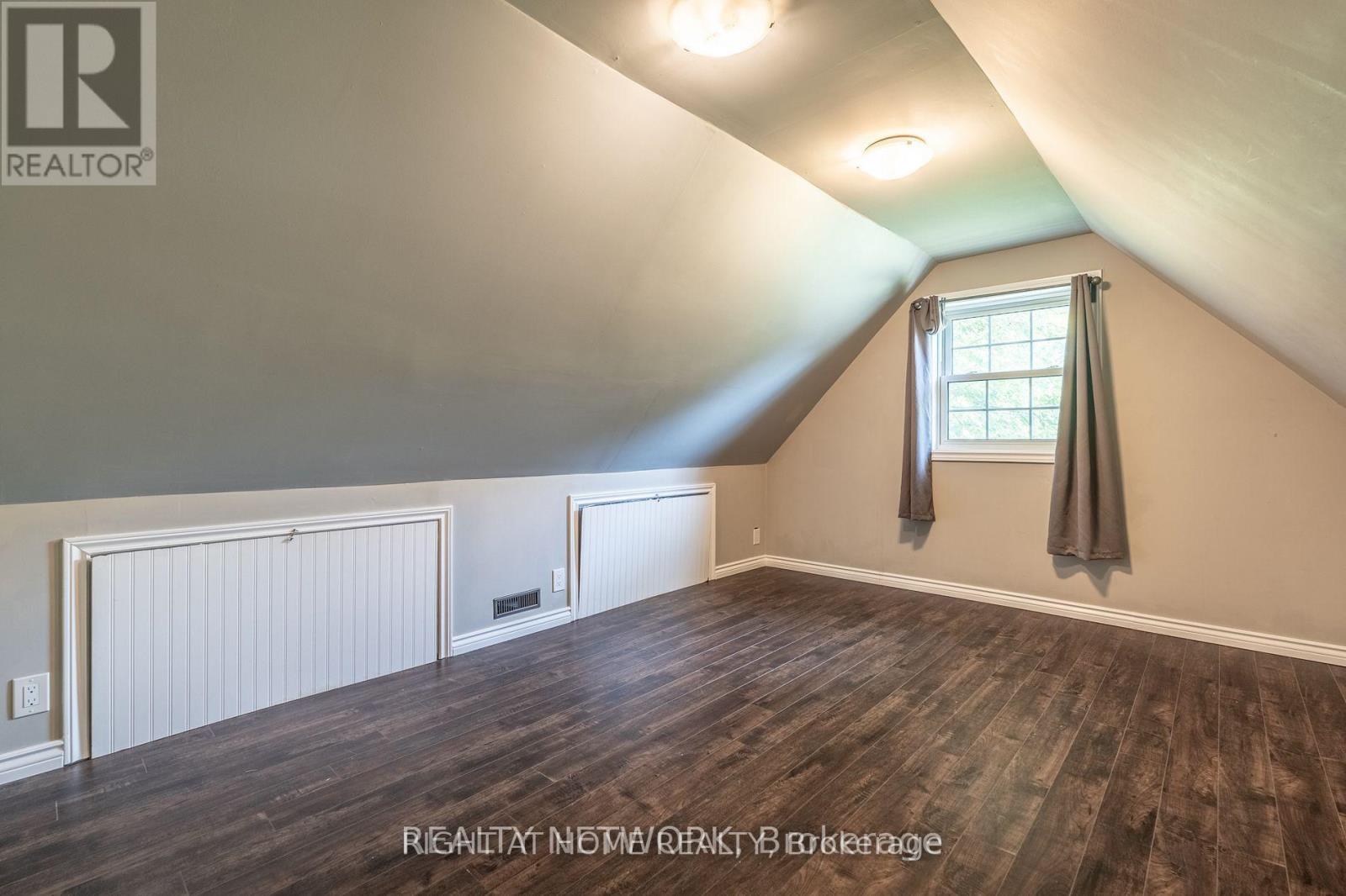 301 Grand River Avenue, Brantford, Ontario  N3T 4Y6 - Photo 12 - X12563900