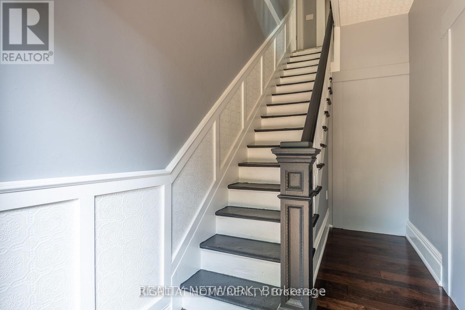 301 Grand River Avenue, Brantford, Ontario  N3T 4Y6 - Photo 4 - X12563900