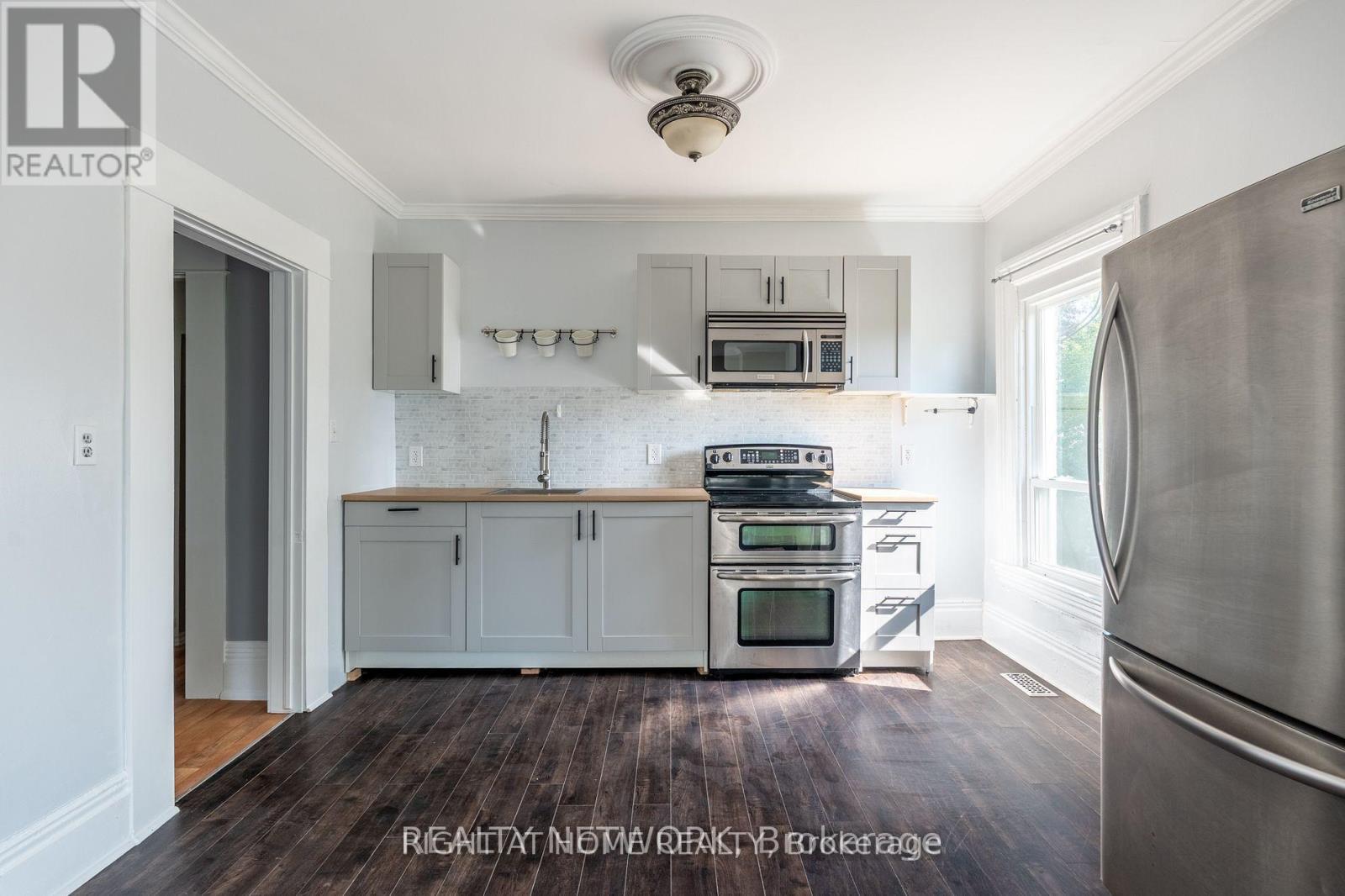 301 Grand River Avenue, Brantford, Ontario  N3T 4Y6 - Photo 9 - X12563900