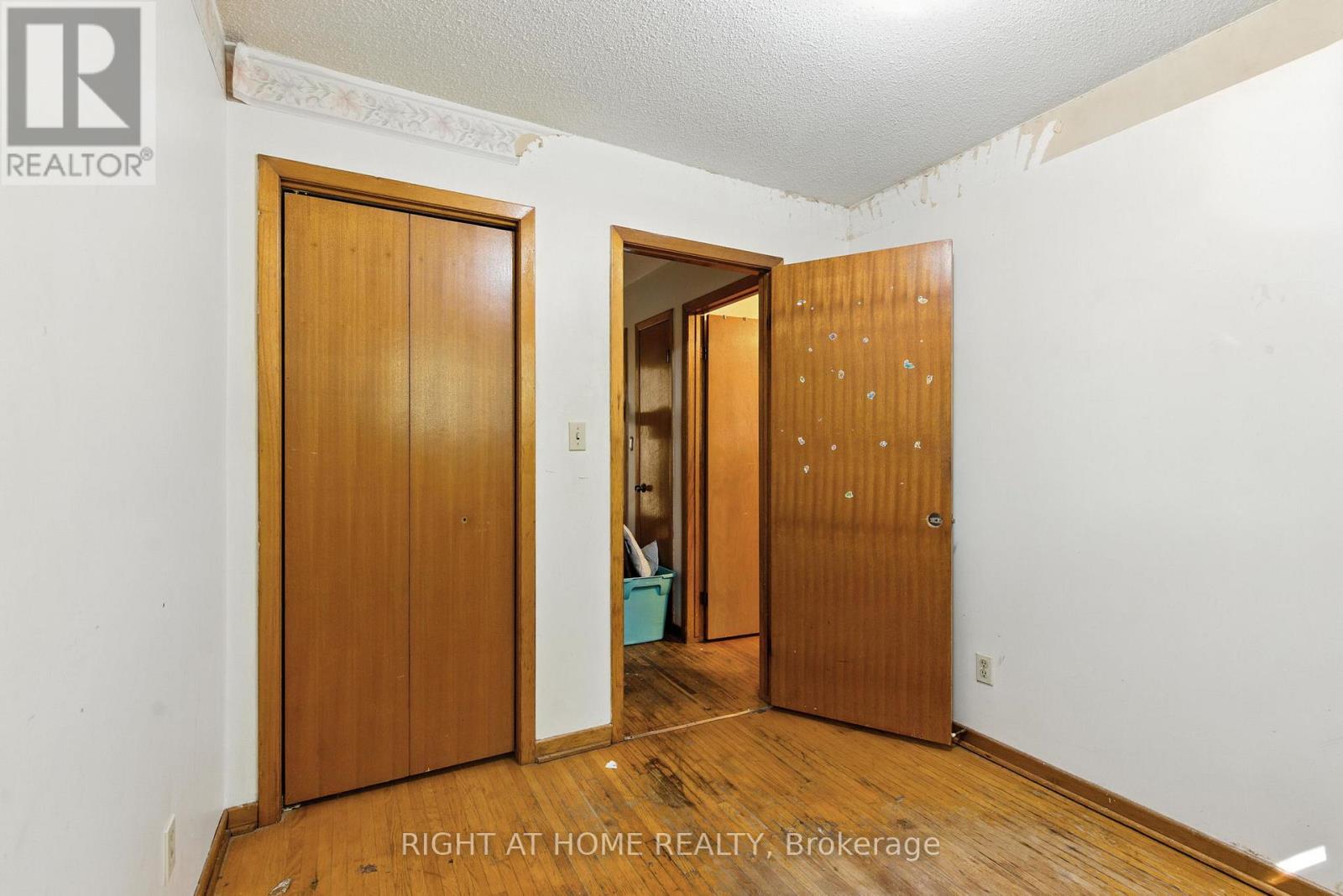 4363 Meadowvale Drive, Niagara Falls, Ontario  L2E 5W8 - Photo 7 - X12564004