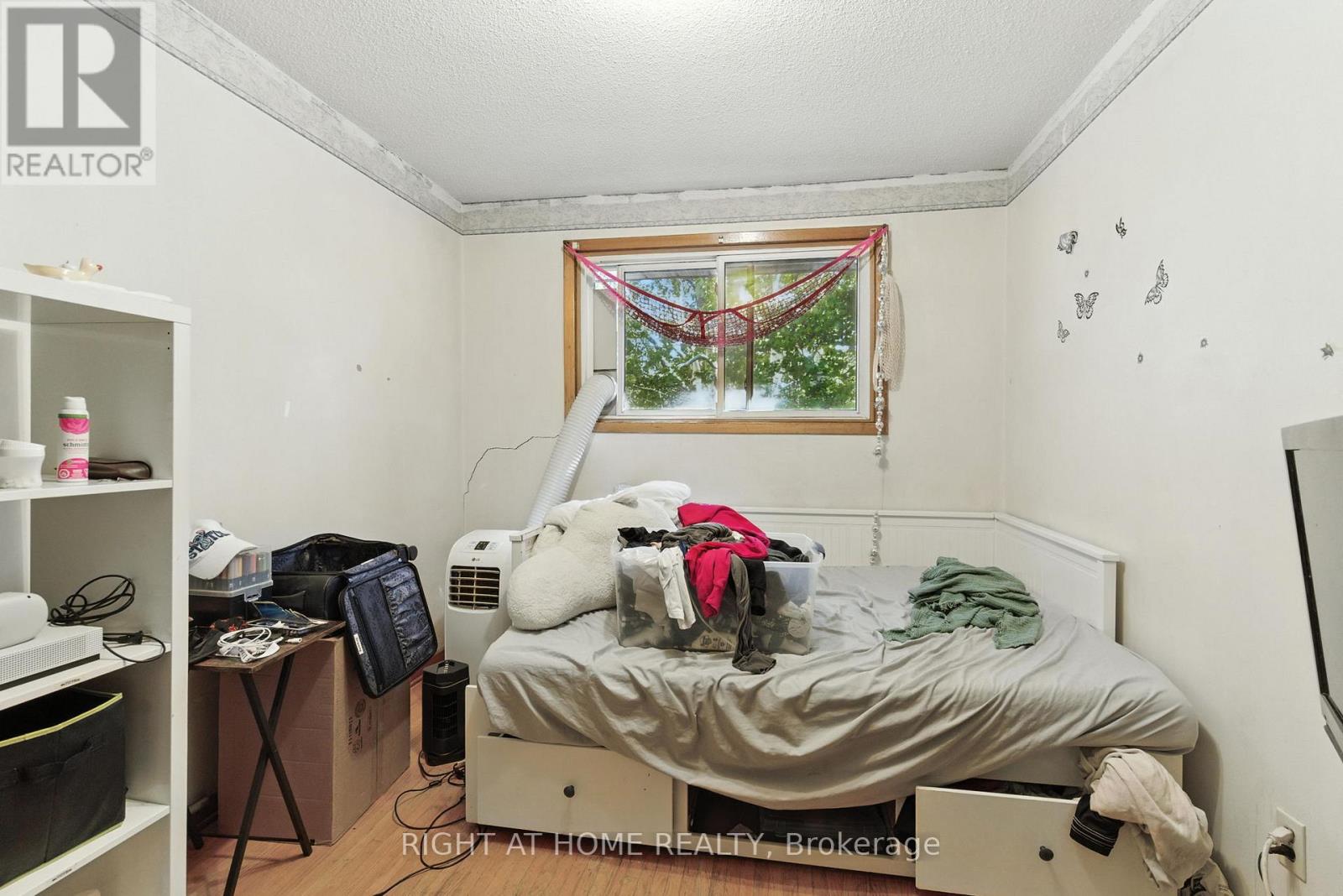 4363 Meadowvale Drive, Niagara Falls, Ontario  L2E 5W8 - Photo 9 - X12564004