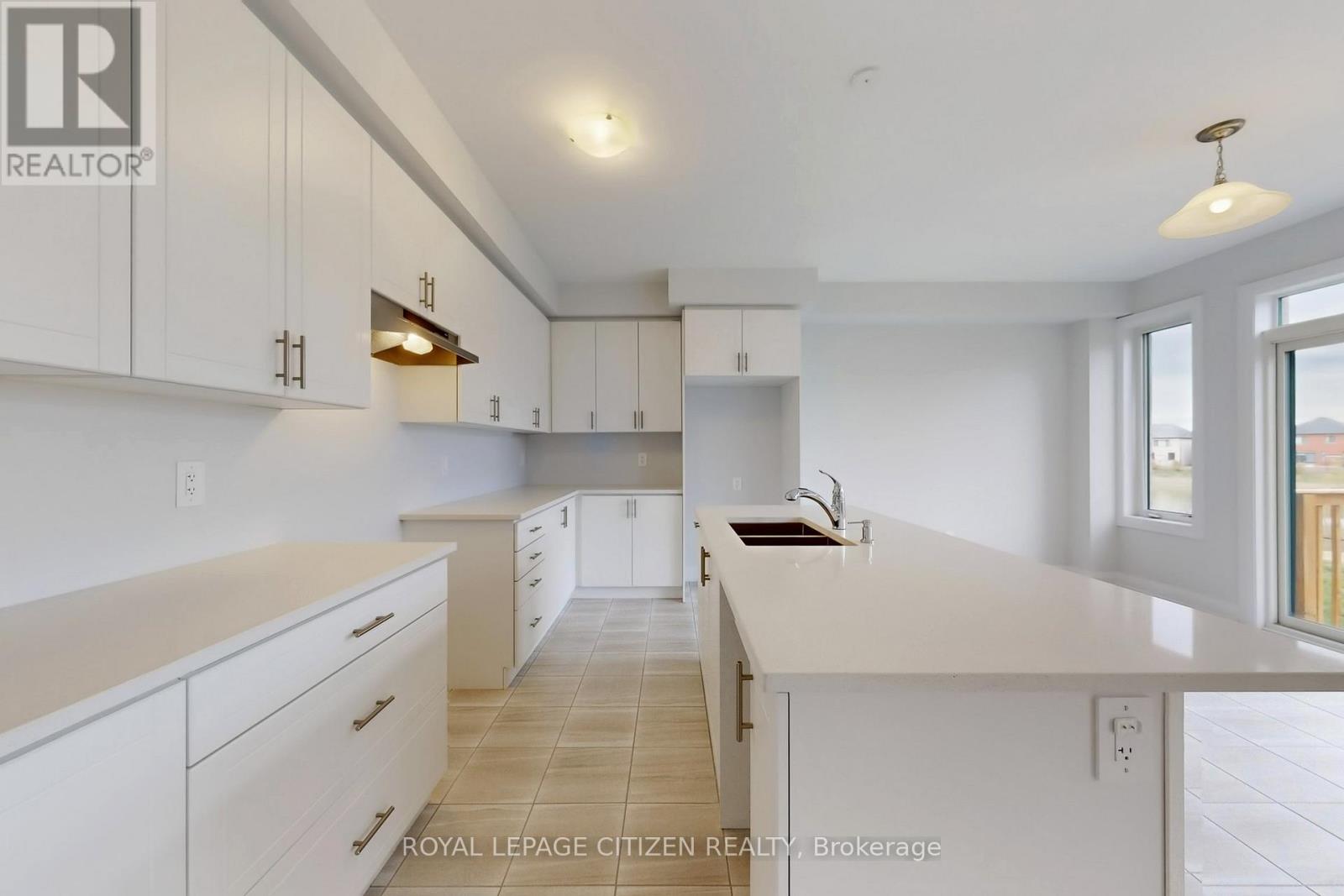 200 St. Joseph Road, Kawartha Lakes, Ontario  K9V 6A9 - Photo 11 - X12564012