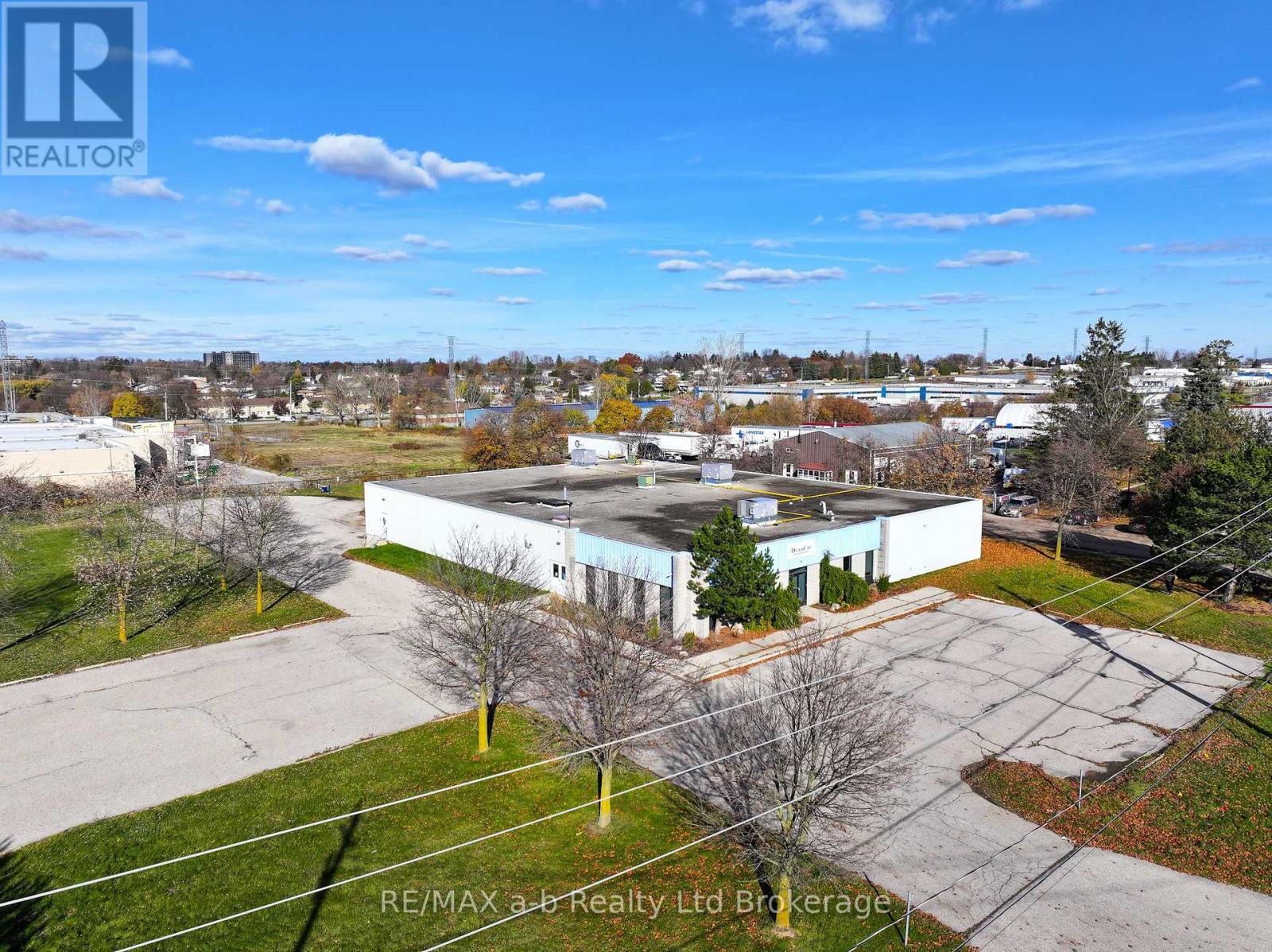 59 Montclair Drive, Woodstock, Ontario  N4V 1C5 - Photo 2 - X12564116