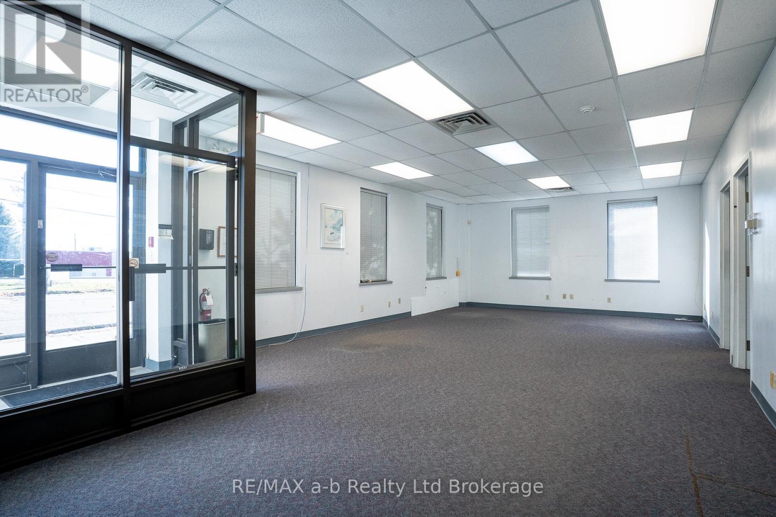 59 Montclair Drive, Woodstock, Ontario  N4V 1C5 - Photo 6 - X12564116