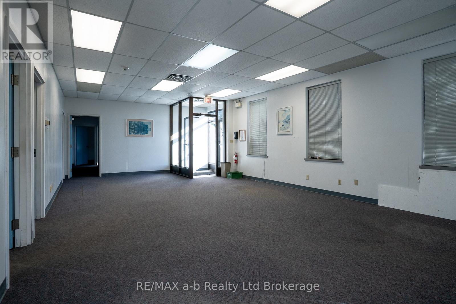 59 Montclair Drive, Woodstock, Ontario  N4V 1C5 - Photo 7 - X12564116