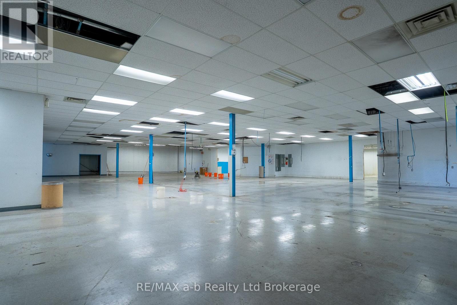 59 Montclair Drive, Woodstock, Ontario  N4V 1C5 - Photo 9 - X12564116