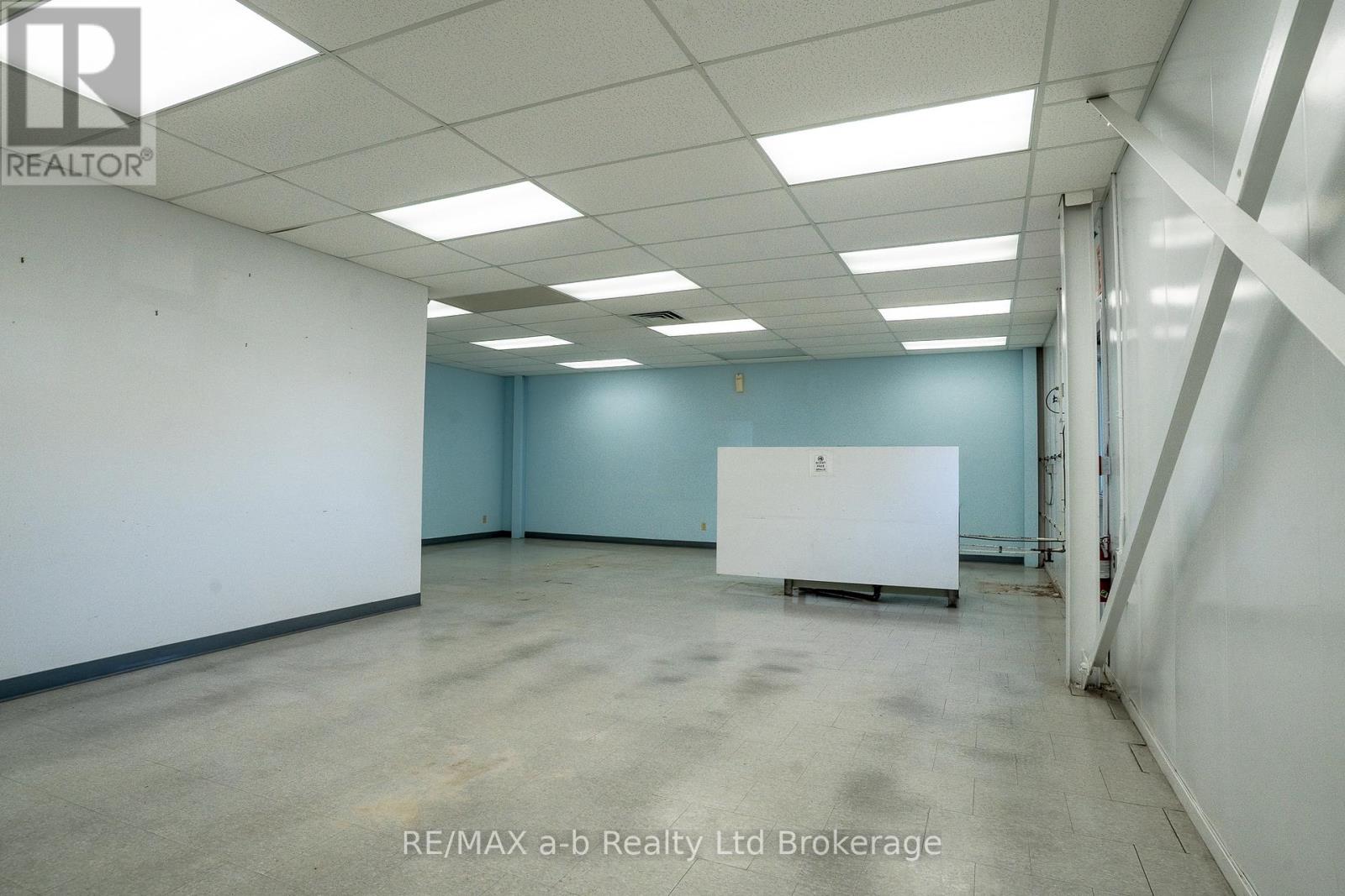 59 Montclair Drive, Woodstock, Ontario  N4V 1C5 - Photo 13 - X12564120