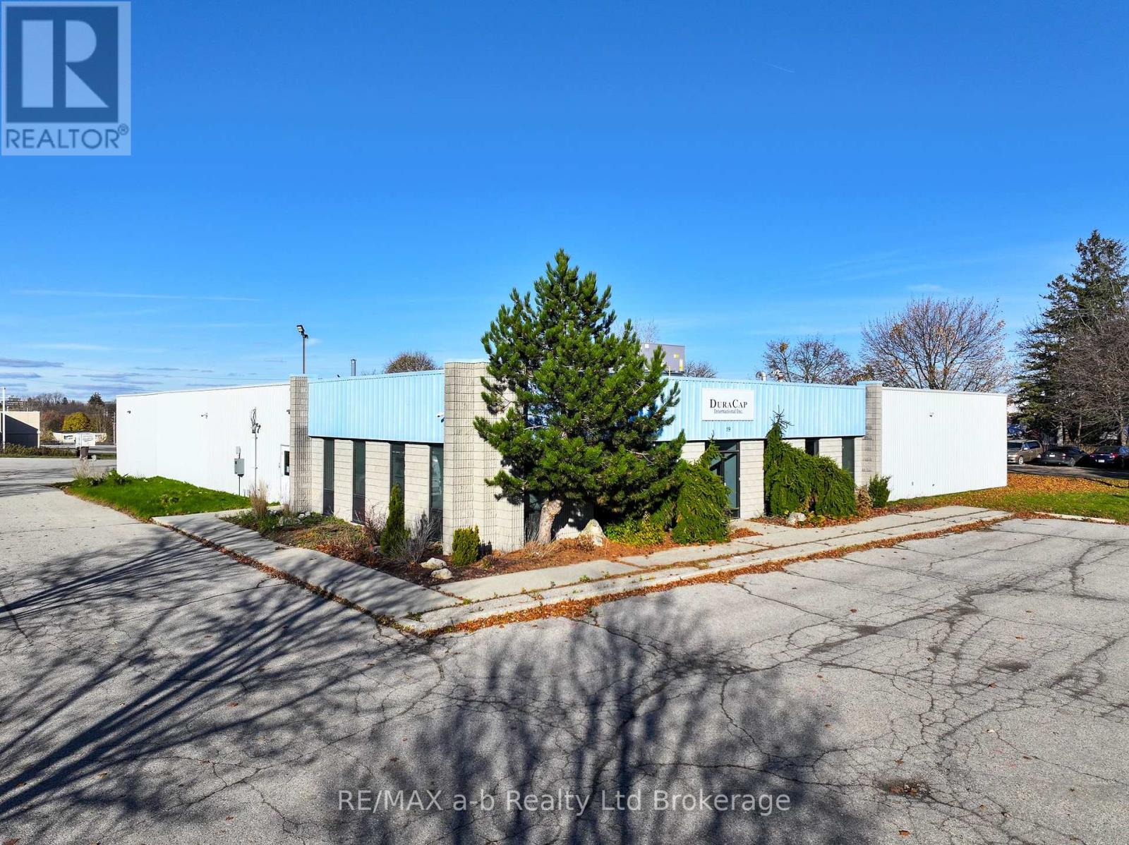 59 Montclair Drive, Woodstock, Ontario  N4V 1C5 - Photo 2 - X12564120