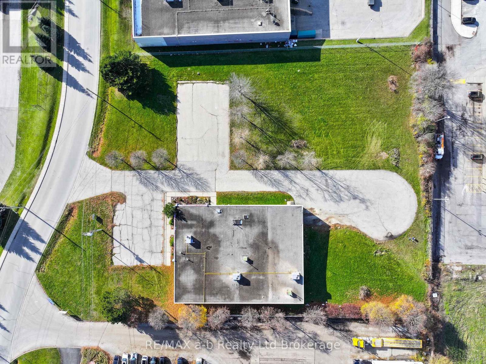 59 Montclair Drive, Woodstock, Ontario  N4V 1C5 - Photo 3 - X12564120