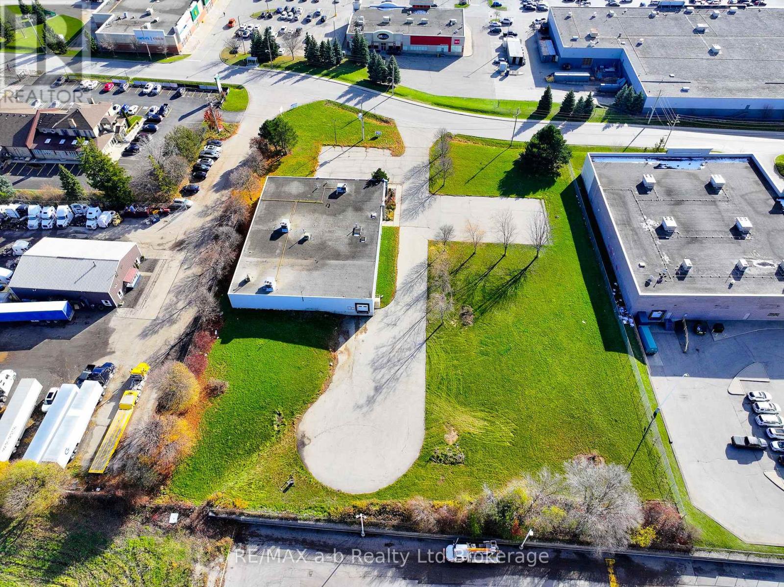 59 Montclair Drive, Woodstock, Ontario  N4V 1C5 - Photo 4 - X12564120