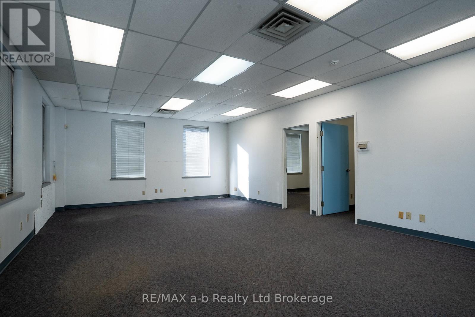 59 Montclair Drive, Woodstock, Ontario  N4V 1C5 - Photo 8 - X12564120