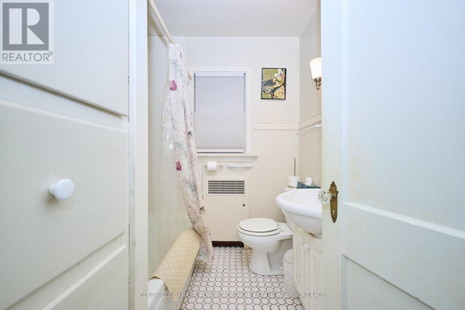 4900 Simcoe Street, Niagara Falls, Ontario  L2E 1V9 - Photo 15 - X12564108