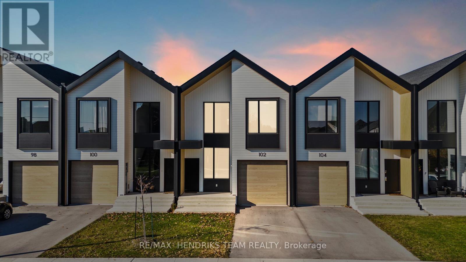 102 LAMETTI DRIVE, Pelham, Ontario