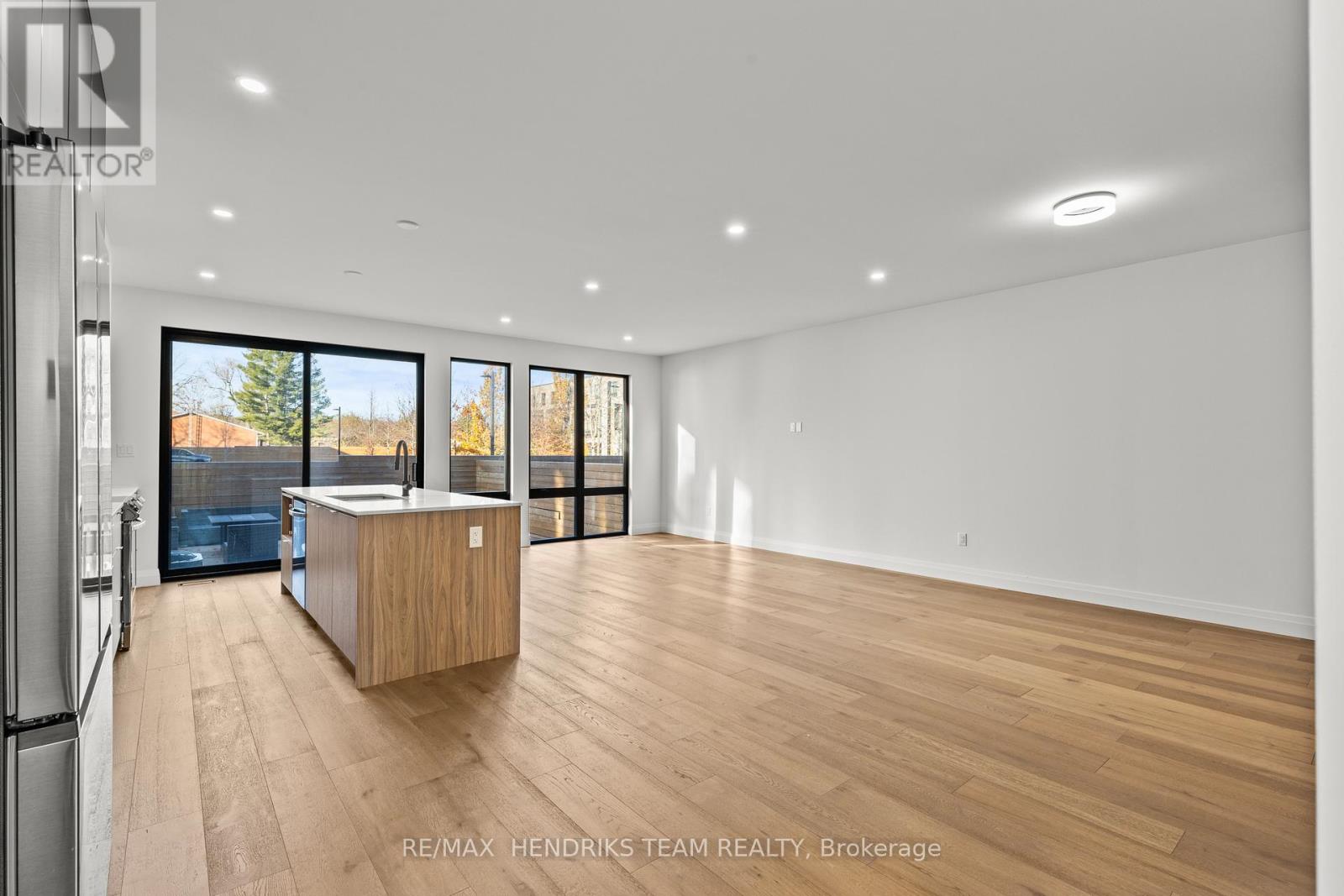 102 Lametti Drive, Pelham, Ontario  L3B 5N5 - Photo 12 - X12564240