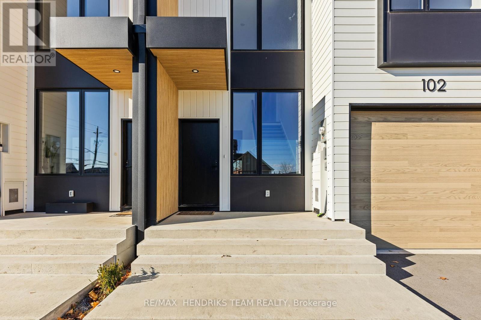 102 Lametti Drive, Pelham, Ontario  L3B 5N5 - Photo 3 - X12564240