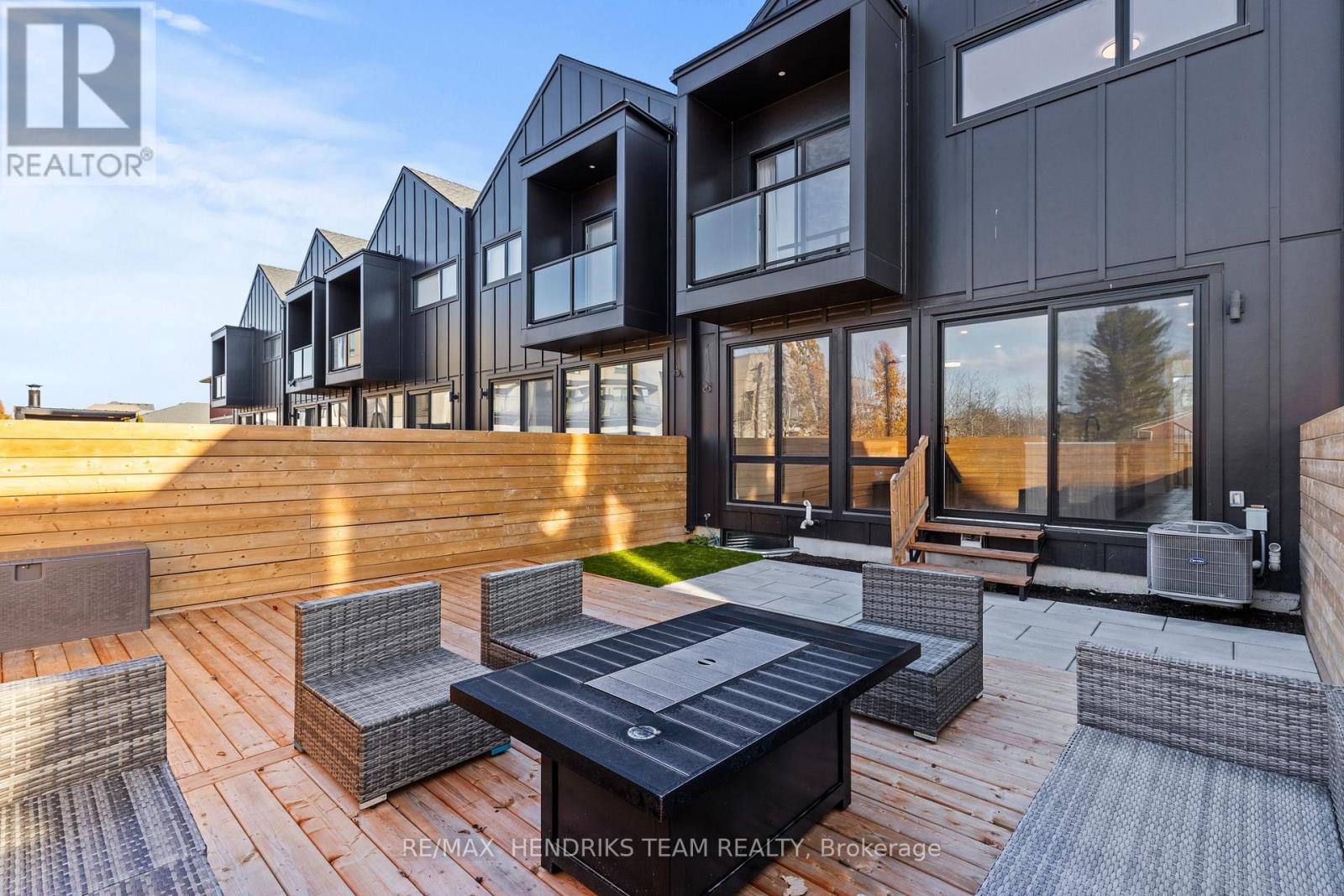 102 Lametti Drive, Pelham, Ontario  L3B 5N5 - Photo 38 - X12564240