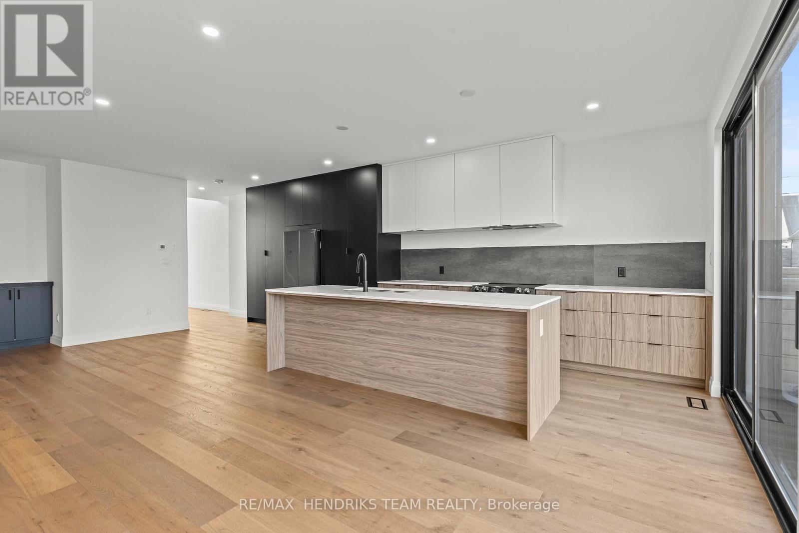 102 Lametti Drive, Pelham, Ontario  L3B 5N5 - Photo 8 - X12564240