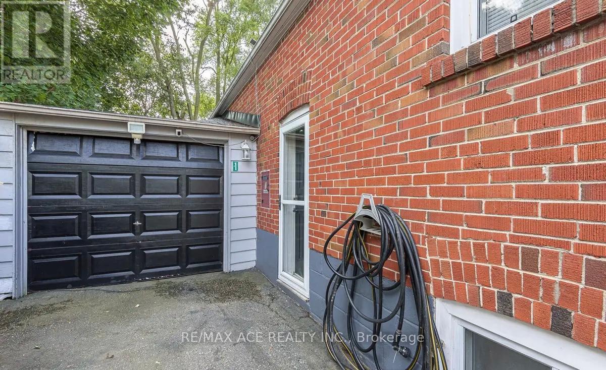 Bsmt - 1 Fairbourne Crescent, Toronto, Ontario  M1L 3M6 - Photo 9 - E12559490
