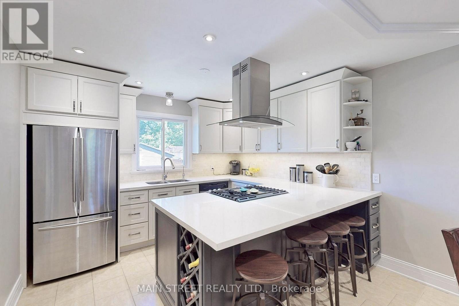 350 Miami Drive, Georgina, Ontario  L4P 2Z7 - Photo 9 - N12526624