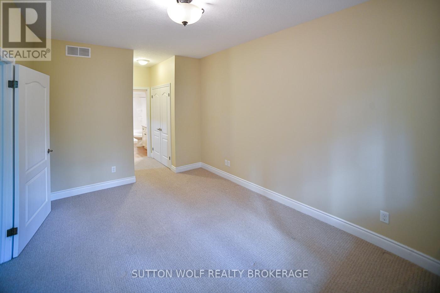 7 - 384 Head Street N, Strathroy-Caradoc, Ontario  N7G 2J9 - Photo 12 - X12432193