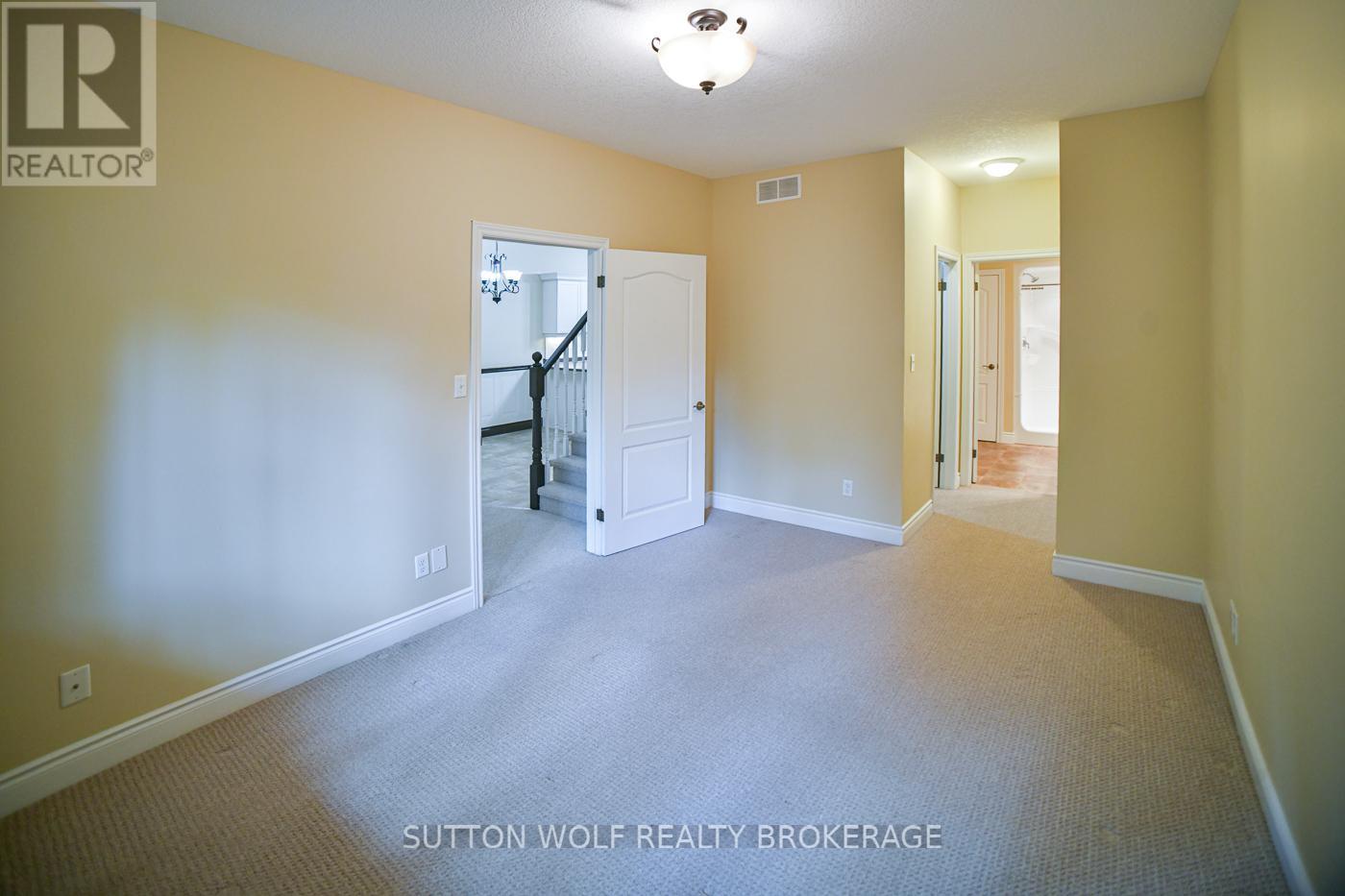 7 - 384 Head Street N, Strathroy-Caradoc, Ontario  N7G 2J9 - Photo 13 - X12432193