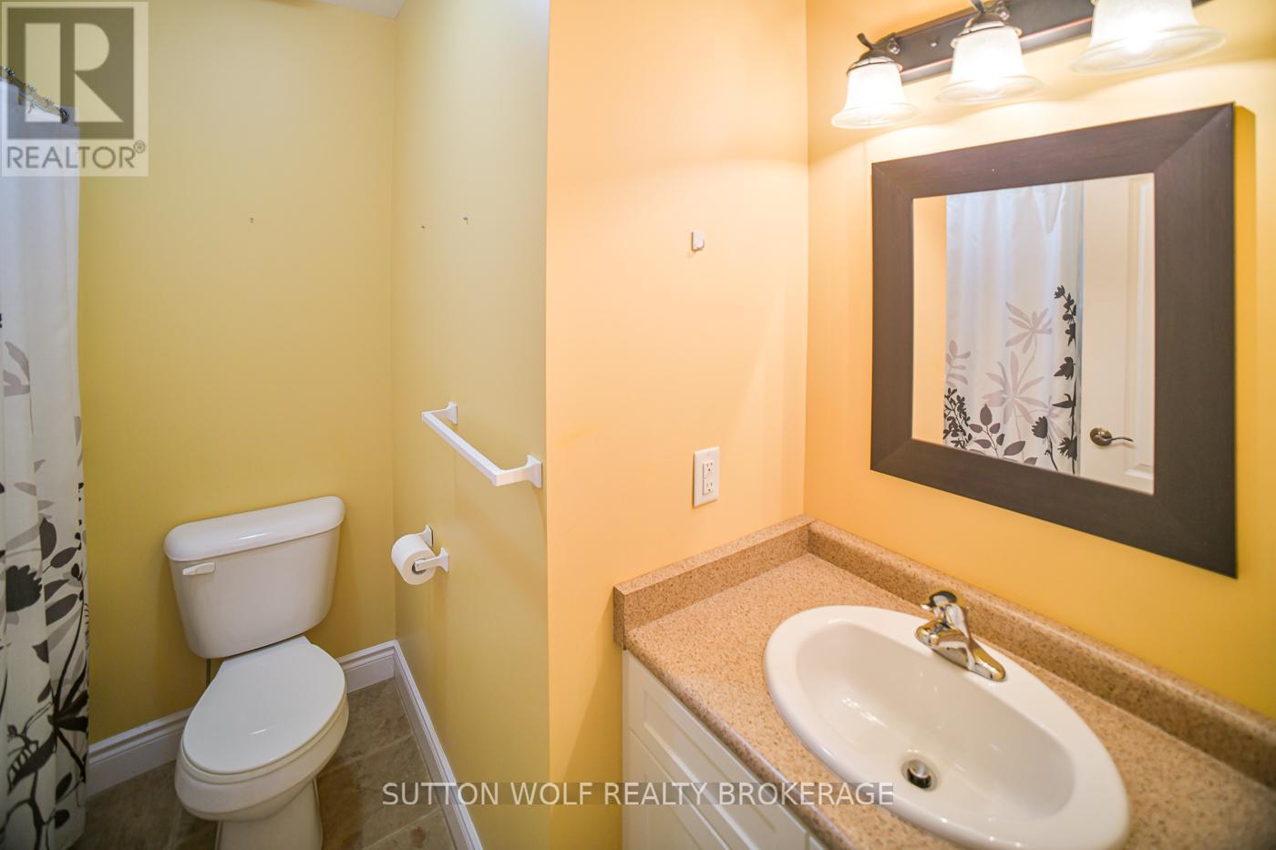 7 - 384 Head Street N, Strathroy-Caradoc, Ontario  N7G 2J9 - Photo 21 - X12432193