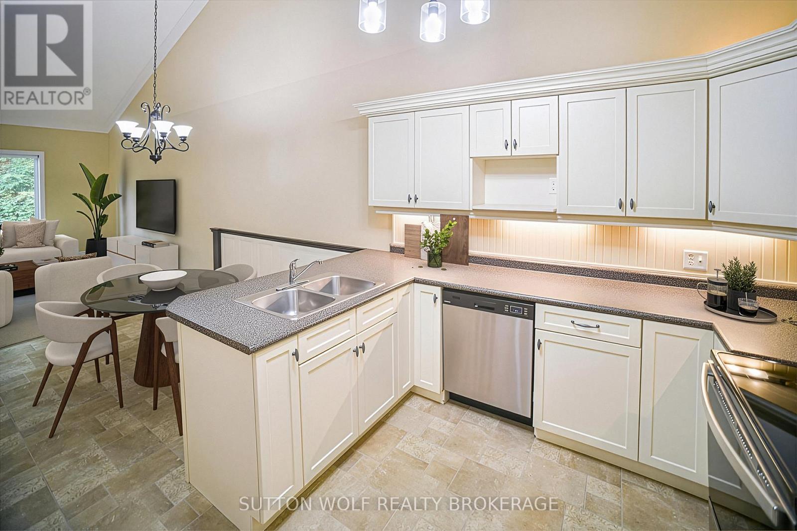 7 - 384 Head Street N, Strathroy-Caradoc, Ontario  N7G 2J9 - Photo 10 - X12432193