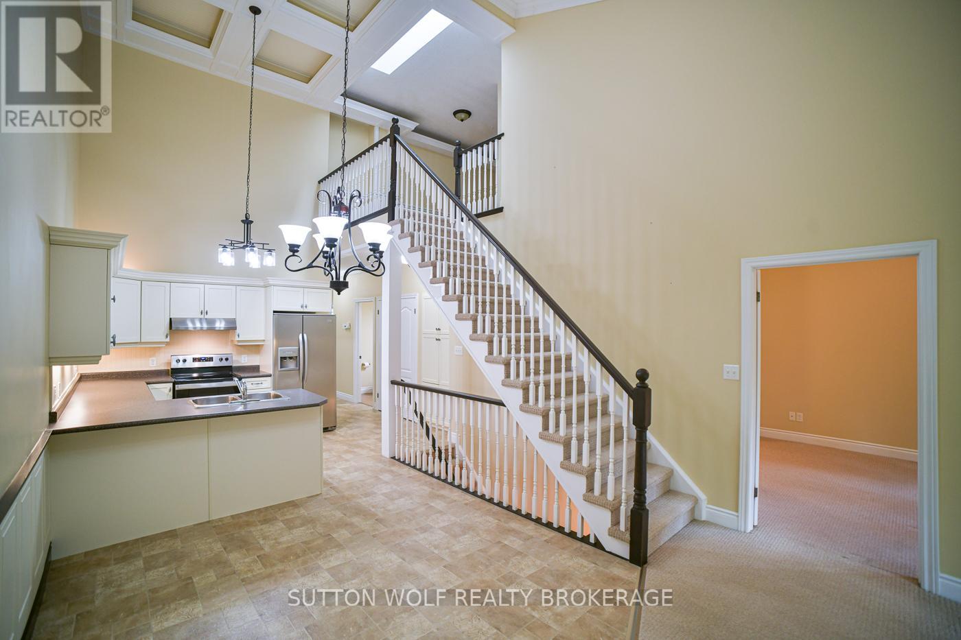 7 - 384 Head Street N, Strathroy-Caradoc, Ontario  N7G 2J9 - Photo 7 - X12432193