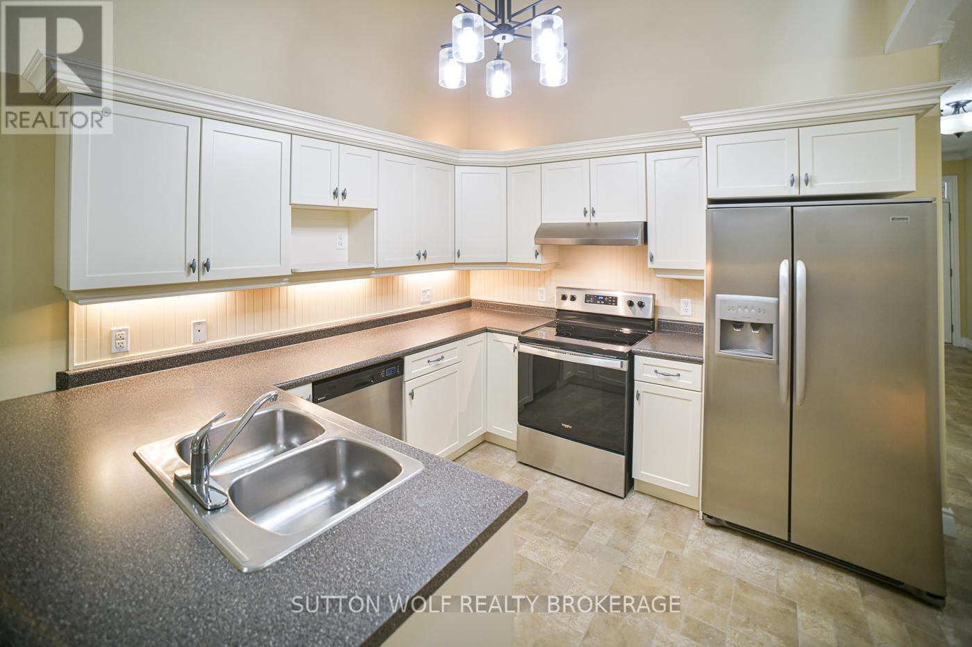 7 - 384 Head Street N, Strathroy-Caradoc, Ontario  N7G 2J9 - Photo 8 - X12432193