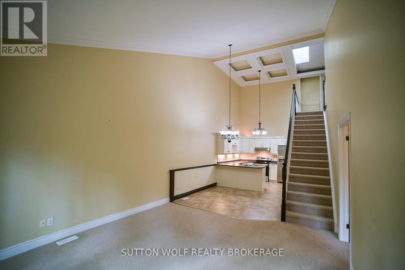 7 - 384 Head Street N, Strathroy-Caradoc, Ontario  N7G 2J9 - Photo 6 - X12432193