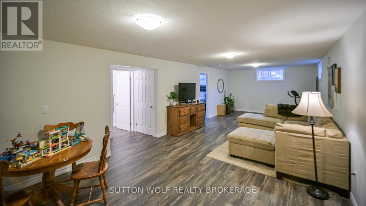 29 Pittao Place, Strathroy-Caradoc, Ontario  N7G 4E7 - Photo 18 - X12562864