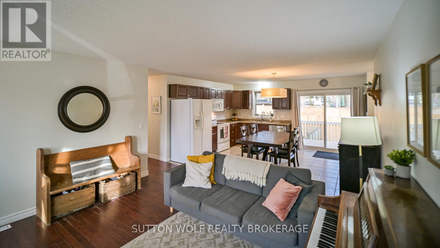 29 Pittao Place, Strathroy-Caradoc, Ontario  N7G 4E7 - Photo 5 - X12562864