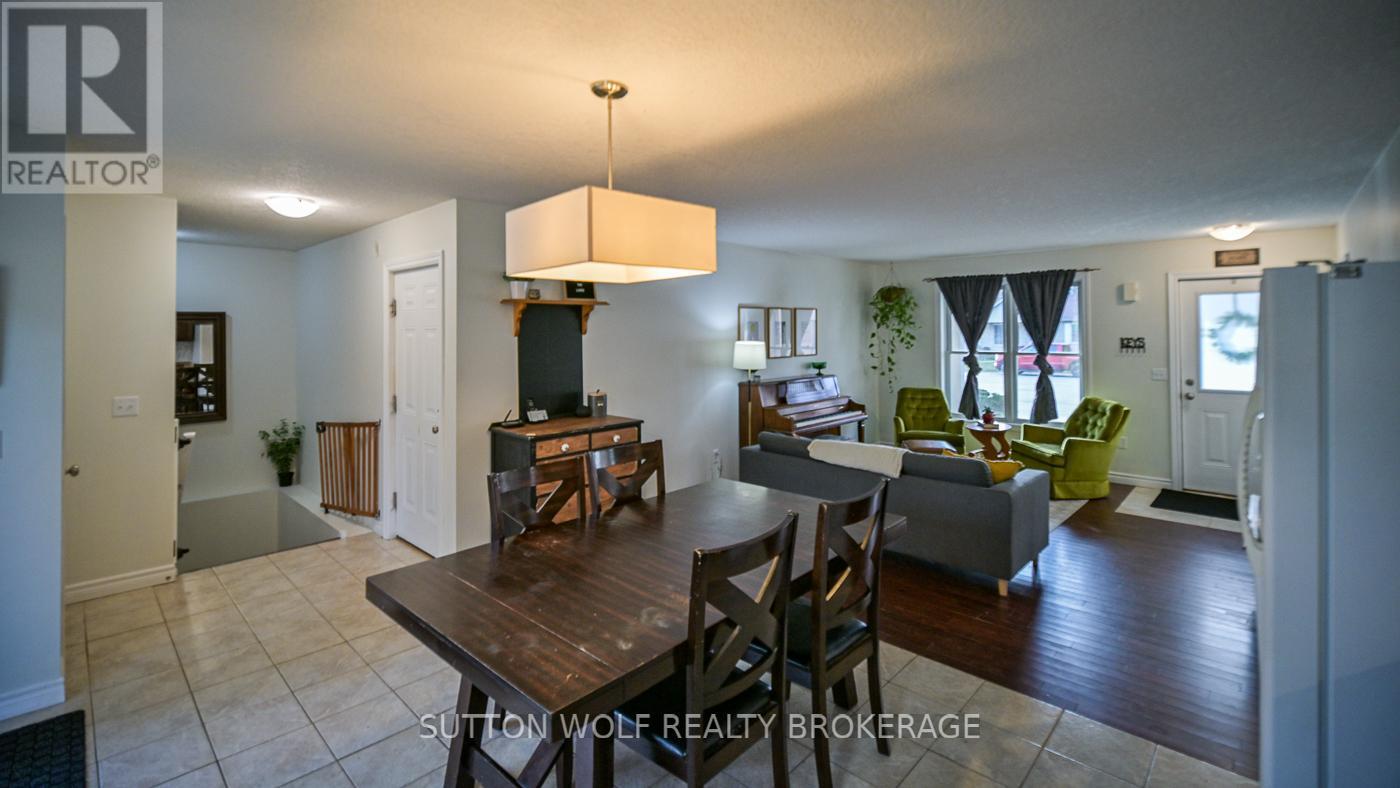 29 Pittao Place, Strathroy-Caradoc, Ontario  N7G 4E7 - Photo 8 - X12562864