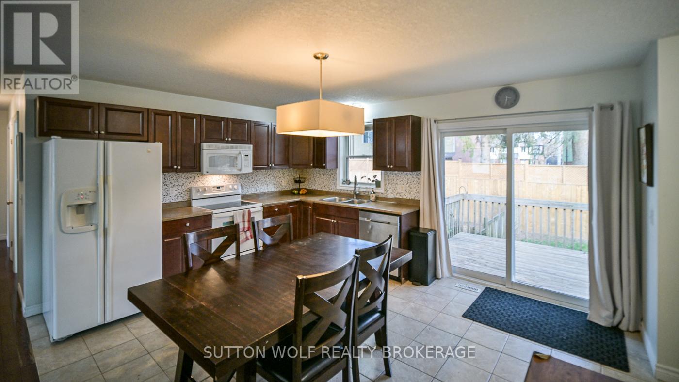 29 Pittao Place, Strathroy-Caradoc, Ontario  N7G 4E7 - Photo 6 - X12562864