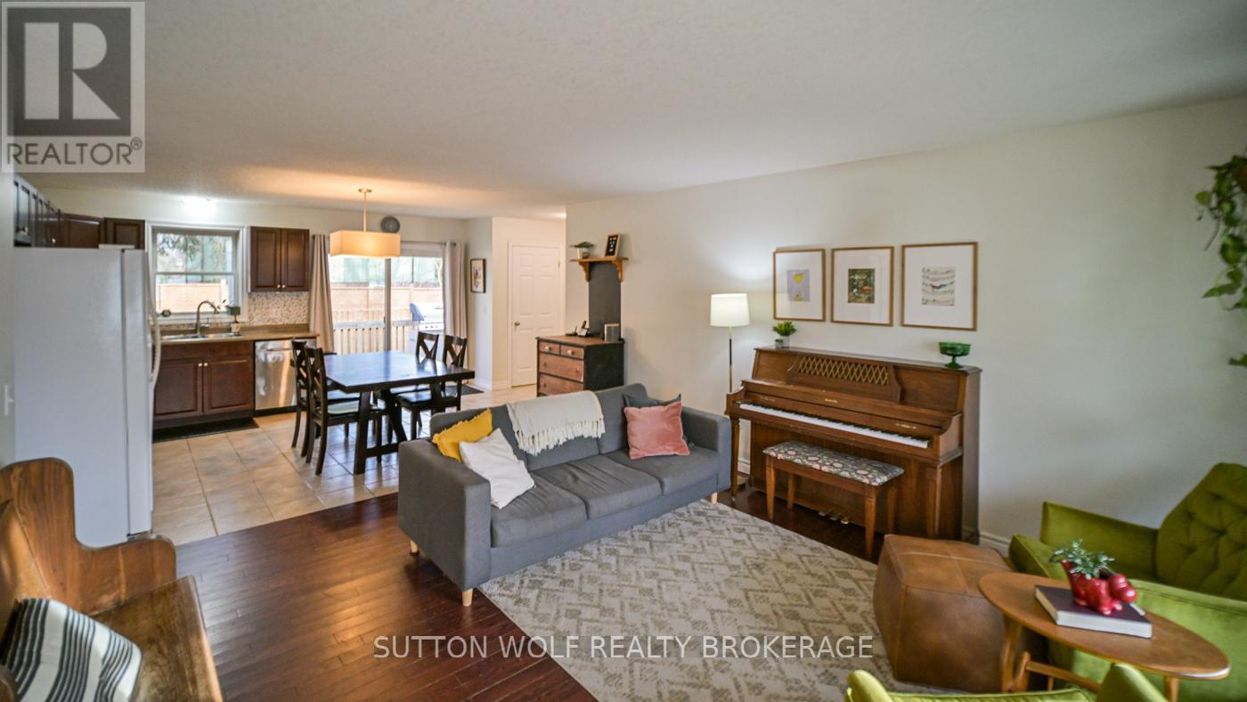 29 Pittao Place, Strathroy-Caradoc, Ontario  N7G 4E7 - Photo 4 - X12562864