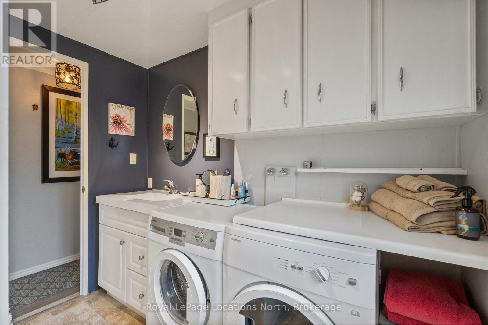 52 Georgian Glen Drive, Wasaga Beach, Ontario  L9Z 1K7 - Photo 25 - S12564136