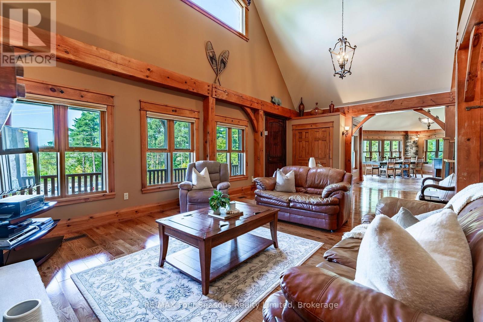 805 Eastdale Drive, Wasaga Beach, Ontario  L9Z 2R5 - Photo 10 - S12564154