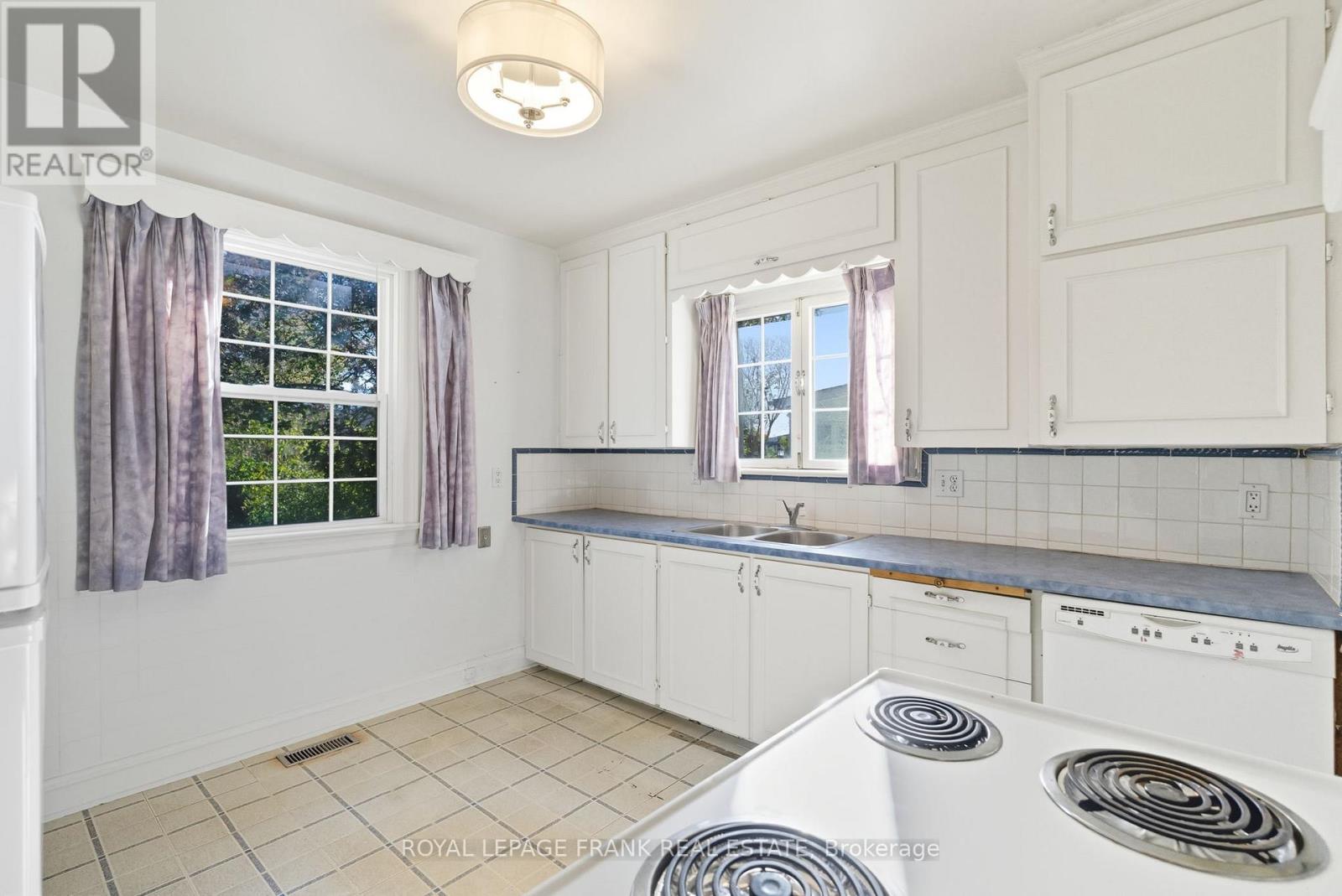 1033 King Street E, Oshawa, Ontario  L1H 1H4 - Photo 29 - E12564050