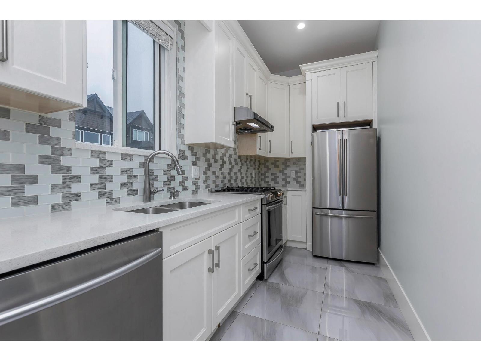 8379 Mctaggart Street, Mission, British Columbia  V2V 0G3 - Photo 15 - R3068442