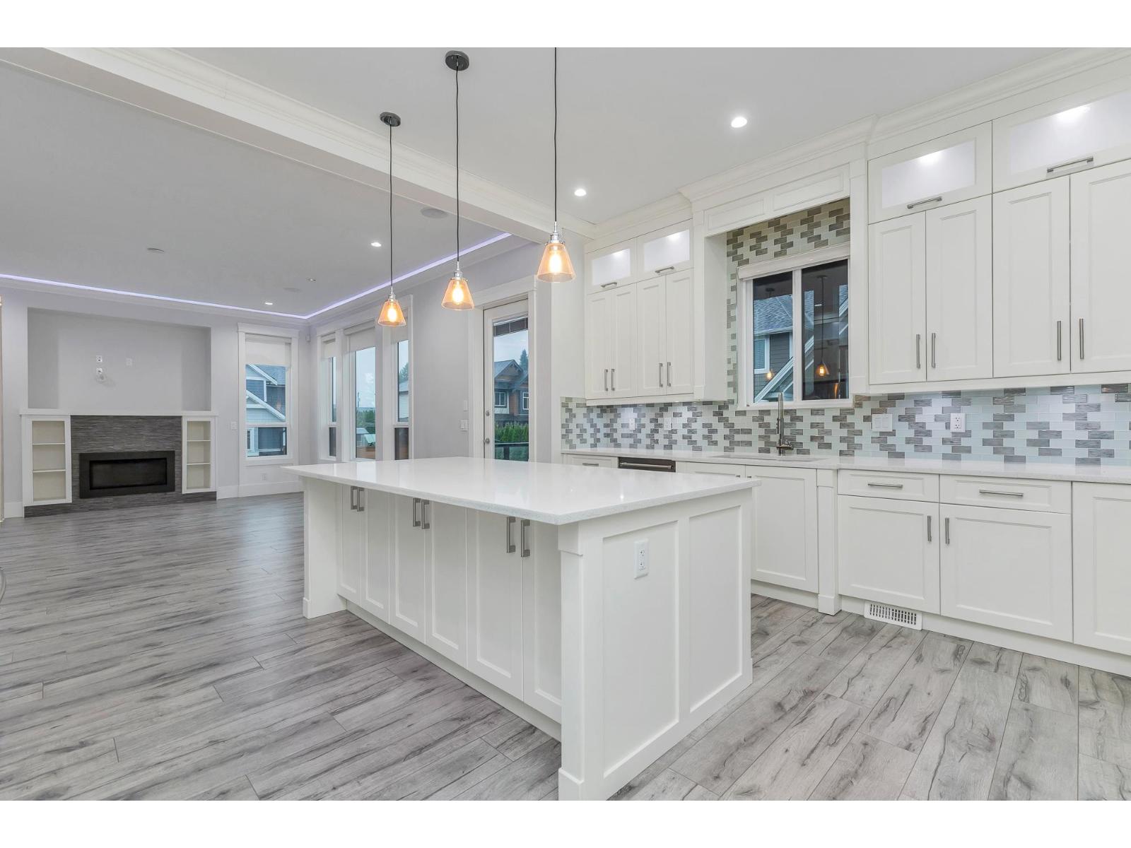 8379 Mctaggart Street, Mission, British Columbia  V2V 0G3 - Photo 14 - R3068442